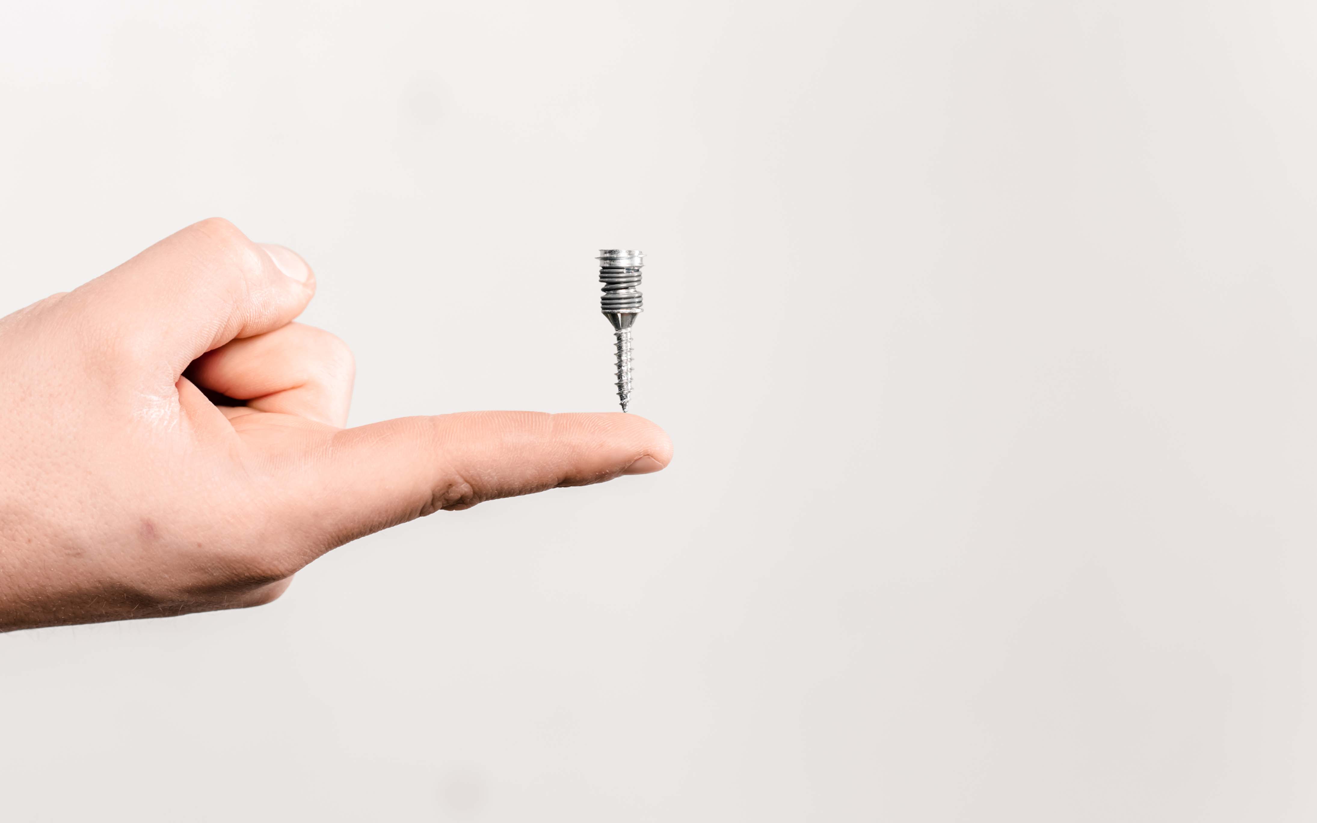 EWES Sound Fastener with hand